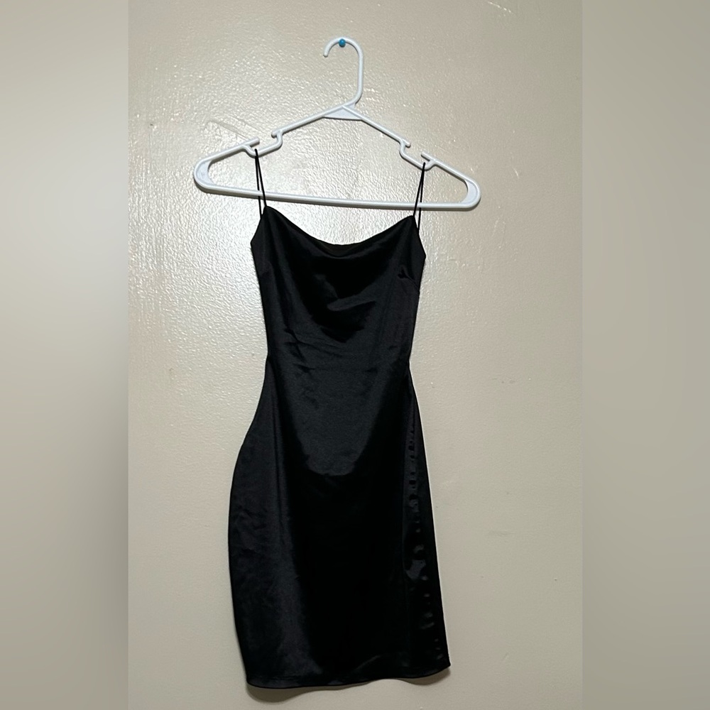 Windsor black open back dress 
size : small
color: black